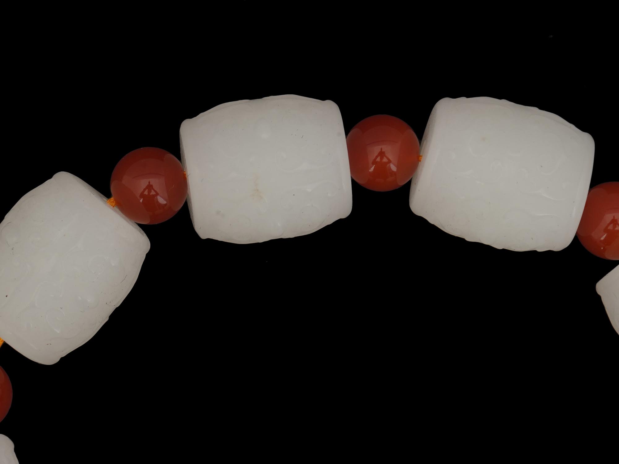 CHINESE HETIAN JADE AND CARNELIAN CARVED BRACELET PIC-3
